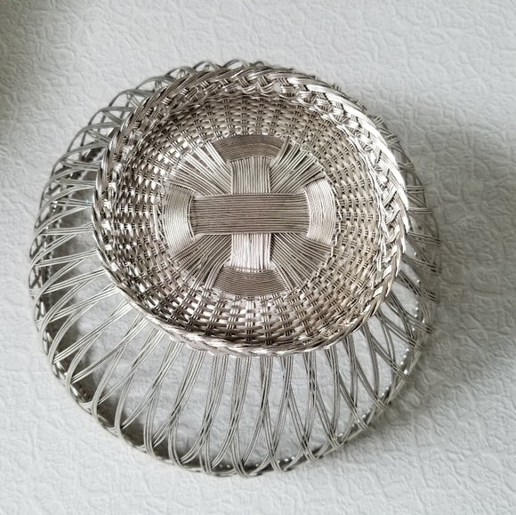 Wire Mesh Basket - Picture 2 of 3